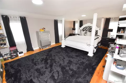 Bedroom - 2201 Miller Rd, Flint, MI 48503 photo 1 of 2