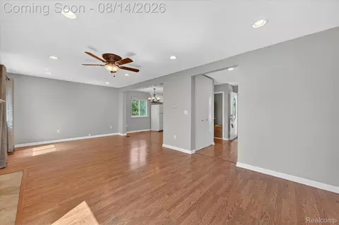 Living - 2824 Roundtree Dr, Troy, MI 48083 photo 5 of 6