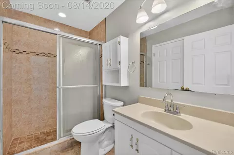 Bath - 2824 Roundtree Dr, Troy, MI 48083 photo 2 of 2