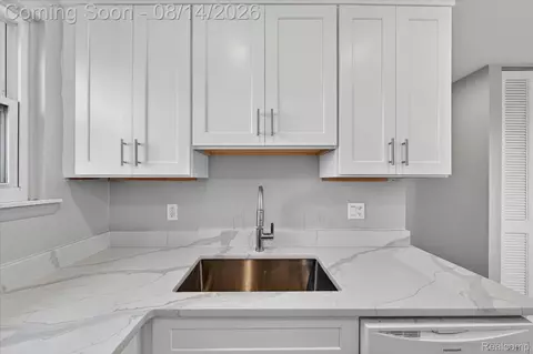 Kitchen - 2824 Roundtree Dr, Troy, MI 48083 photo 3 of 3