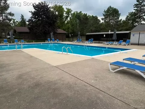Exterior - 2824 Roundtree Dr, Troy, MI 48083 photo 7 of 7