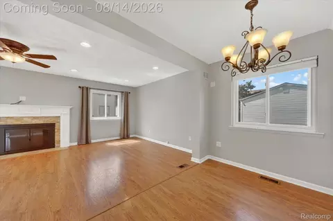 Living - 2824 Roundtree Dr, Troy, MI 48083 photo 1 of 6