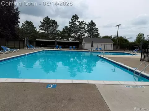 Exterior - 2824 Roundtree Dr, Troy, MI 48083 photo 4 of 7