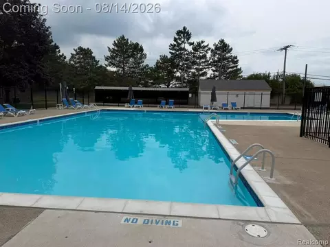 Exterior - 2824 Roundtree Dr, Troy, MI 48083 photo 6 of 7