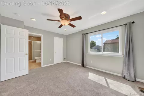 Bedroom - 2824 Roundtree Dr, Troy, MI 48083 photo 2 of 7