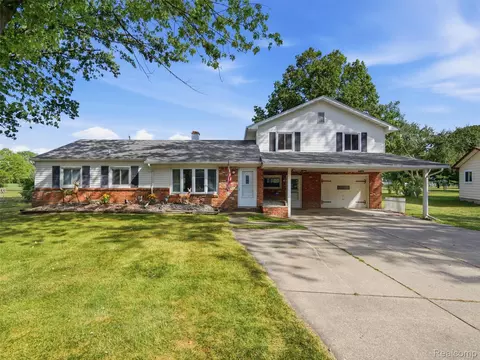 2542 Hearthside Dr, Ypsilanti, MI 48198
