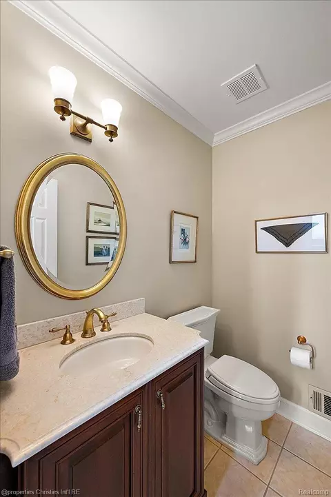 Bath - 3021 E Ridge Ct, Bloomfield Hills, MI 48302 photo 2 of 16