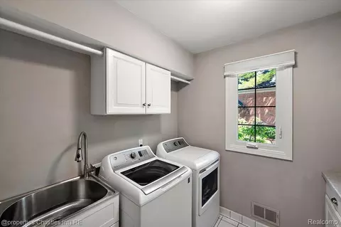 Other - 3021 E Ridge Ct, Bloomfield Hills, MI 48302 photo 5 of 26
