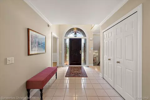 Entry Way - 3021 E Ridge Ct, Bloomfield Hills, MI 48302 photo 1 of 9