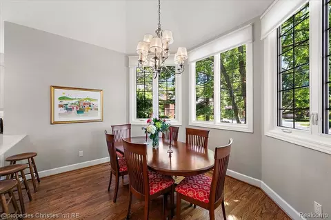 Dining - 3021 E Ridge Ct, Bloomfield Hills, MI 48302 photo 4 of 4