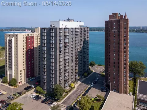 8200 E Jefferson Ave #1703, Detroit, MI 48214