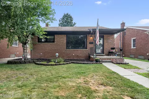 9381 Fox Ave, Allen Park, MI 48101