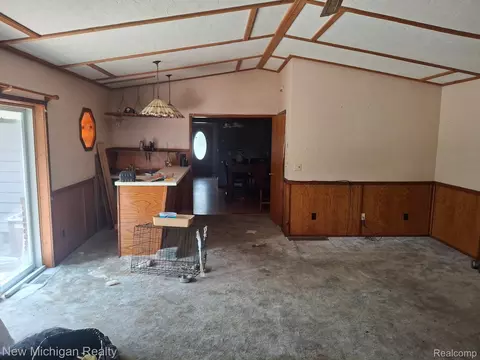 Living - 2433 Willow St, Deckerville, MI 48427 photo 2 of 3