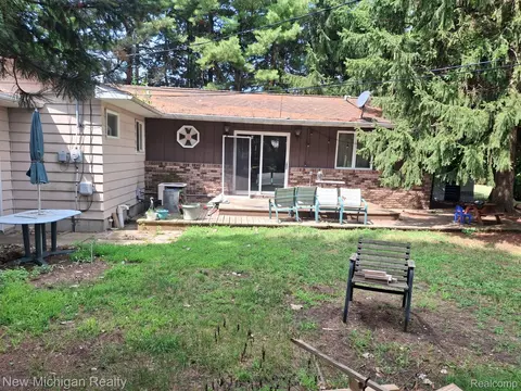 Exterior - 2433 Willow St, Deckerville, MI 48427 photo 3 of 6