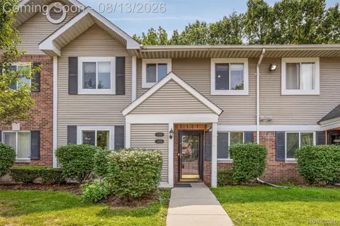 31444 Orchard Crk, Farmington Hills, MI 48334