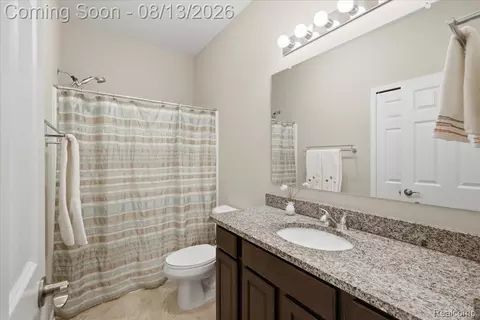 Bath - 48327 Long Leaf Dr, Macomb, MI 48044 photo 4 of 4