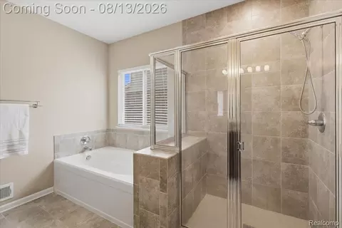 Bath - 48327 Long Leaf Dr, Macomb, MI 48044 photo 2 of 4