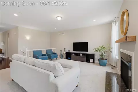 Living - 48327 Long Leaf Dr, Macomb, MI 48044 photo 3 of 3