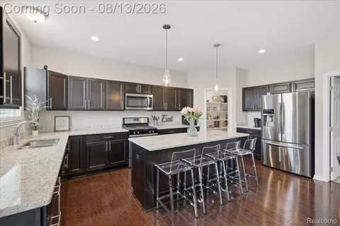 Kitchen - 48327 Long Leaf Dr, Macomb, MI 48044 photo 2 of 5