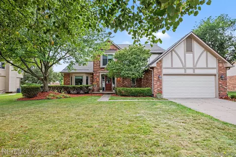 29681 English Way, Novi, MI 48377