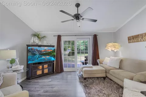 Living - 605 Autumn Dr, Flushing, MI 48433 photo 1 of 1