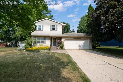 Exterior - 605 Autumn Dr, Flushing, MI 48433 photo 1 of 5