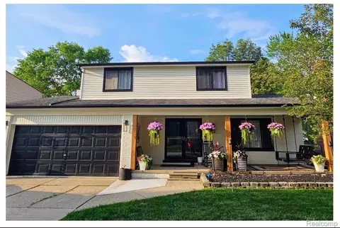 13178 Leech Dr, Sterling Heights, MI 48312