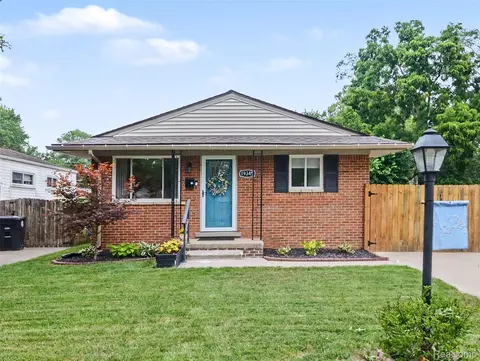 19345 Antago St, Livonia, MI 48152