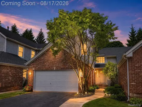 1168 Fairways Blvd #5, Troy, MI 48085
