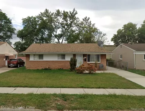 13351 Albany St, Oak Park, MI 48237