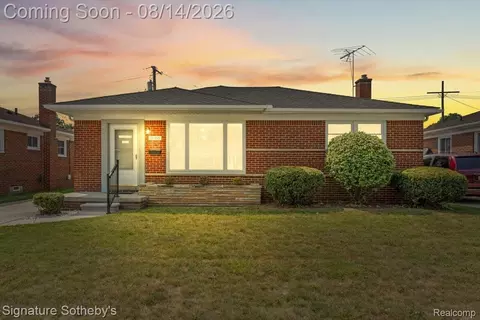 28399 Palmer Blvd, Madison Heights, MI 48071