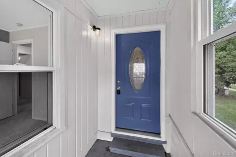 Exterior - 35259 Currier St, Wayne, MI 48184 photo 2 of 9