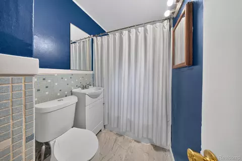 Bath - 35259 Currier St, Wayne, MI 48184 photo 1 of 1