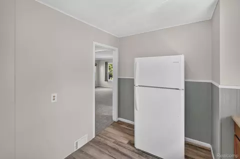 Entry Way - 35259 Currier St, Wayne, MI 48184 photo 2 of 2