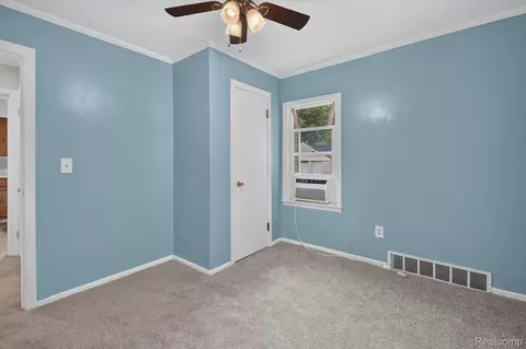 Bedroom - 35259 Currier St, Wayne, MI 48184 photo 5 of 7
