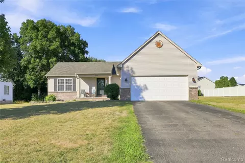 8074 Bradbury Ln, Mundy, MI 48439