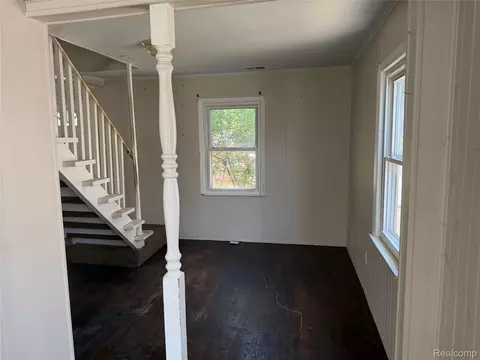 Living - 2337 Corbin St, Melvindale, MI 48122 photo 2 of 2