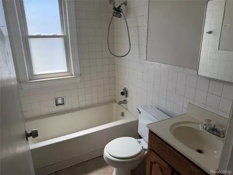 Bath - 2337 Corbin St, Melvindale, MI 48122 photo 1 of 3
