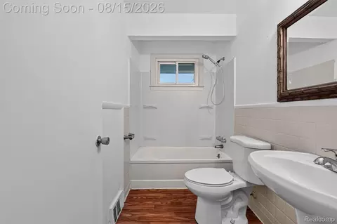 Bath - 5036 Harrison St, Wayne, MI 48184 photo 2 of 2