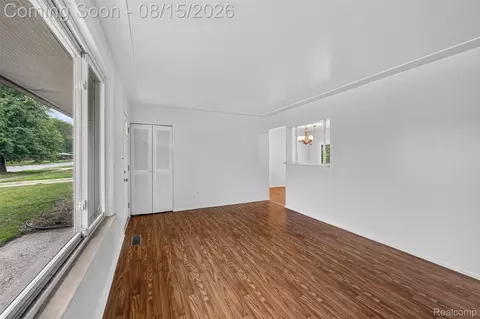 Living - 5036 Harrison St, Wayne, MI 48184 photo 5 of 5