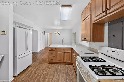 Kitchen - 5036 Harrison St, Wayne, MI 48184 photo 2 of 2