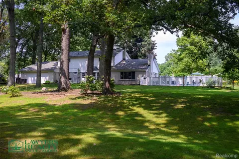 Exterior - 9180 Stone Rd, Clay, MI 48001 photo 11 of 17