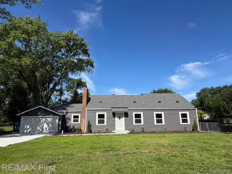16045 Oporto St, Livonia, MI 48154