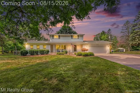 3426 Hadden Rd, Oakland, MI 48306