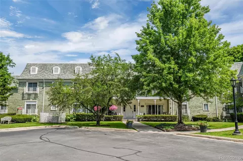 42160 Woodward Ave #51, Bloomfield Hills, MI 48304