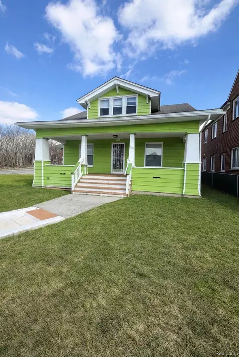 388 N Perry St, Pontiac, MI 48342