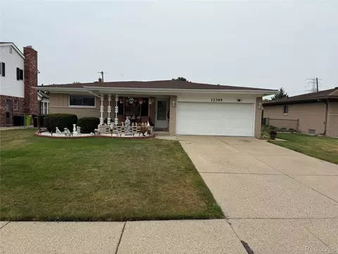 12395 Canterbury Dr, Sterling Heights, MI 48312