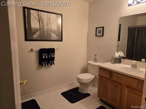 Bath - 45565 Heather Ridge Dr, Macomb, MI 48044 photo 1 of 3