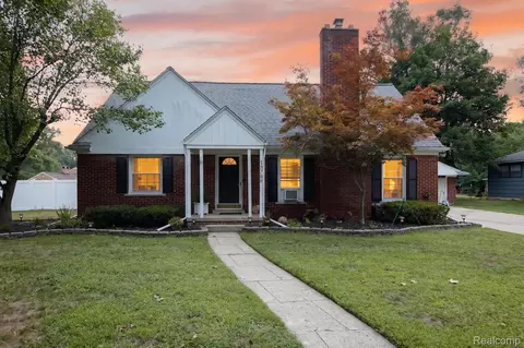 15766 Stamford St, Livonia, MI 48154