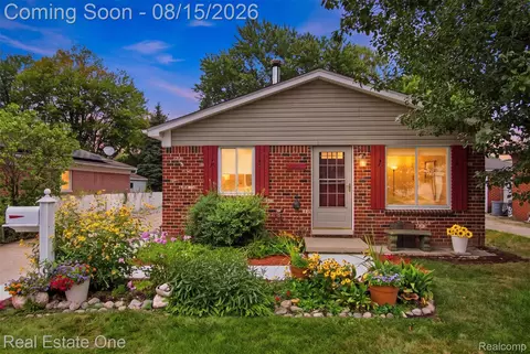 28024 Vogt St, Saint Clair Shores, MI 48081